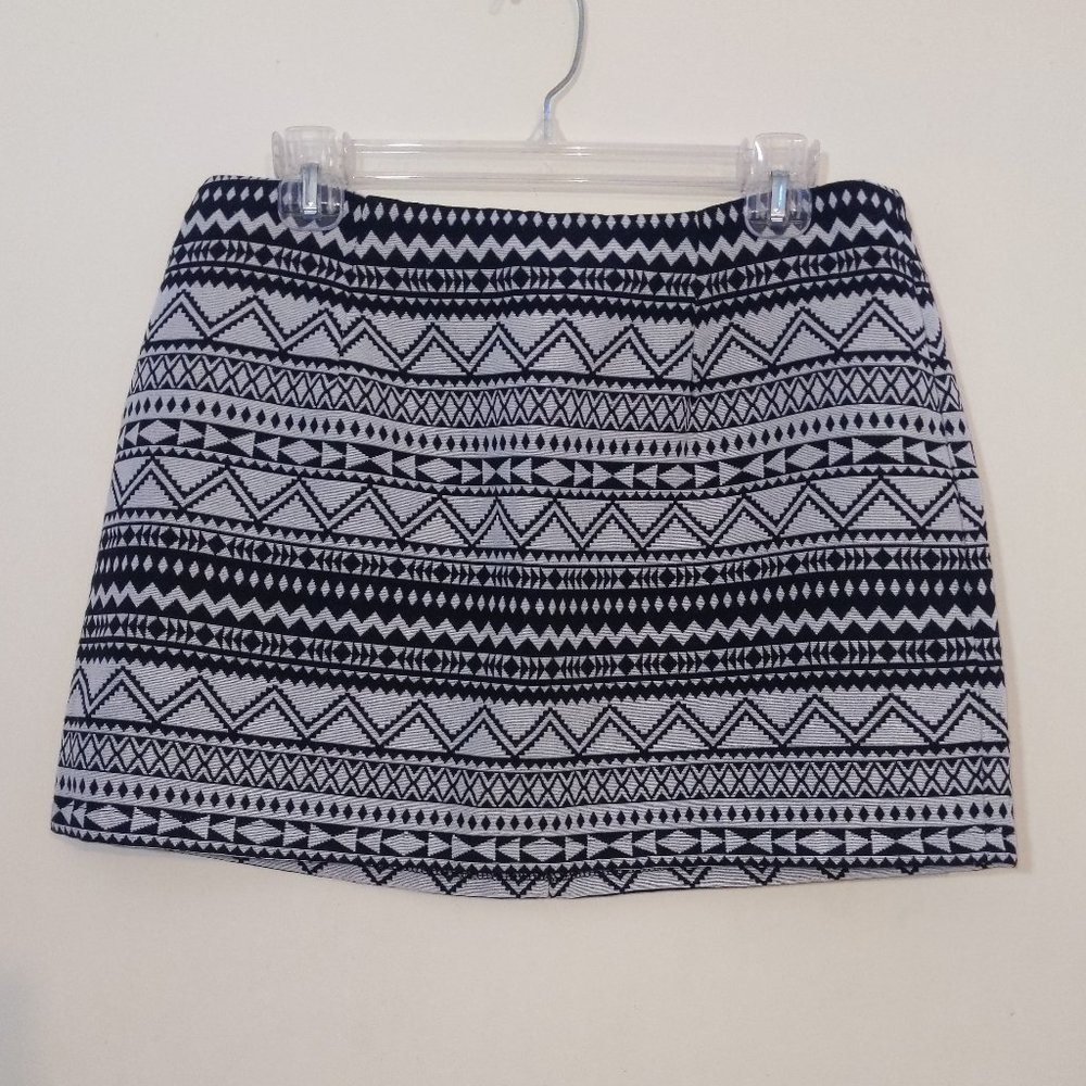 Francesca's Mi Ami XL Mini Skirt Aztec Pattern